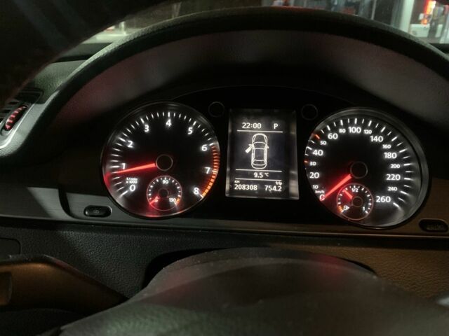 Черный Фольксваген Пассат, объемом двигателя 1.8 л и пробегом 200 тыс. км за 8500 $, фото 10 на Automoto.ua