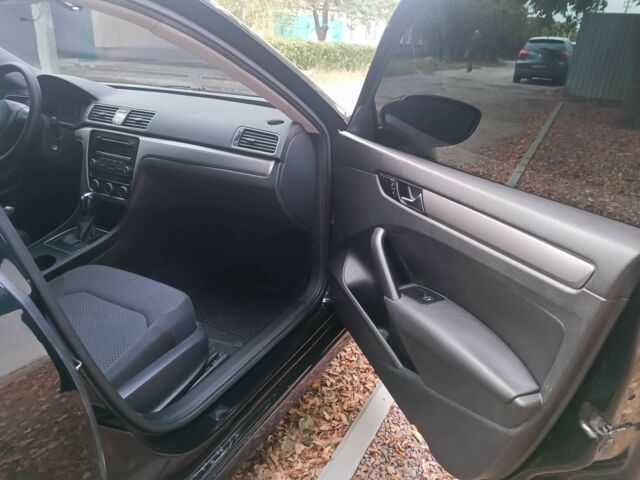 Черный Фольксваген Пассат, объемом двигателя 2.5 л и пробегом 229 тыс. км за 10350 $, фото 14 на Automoto.ua