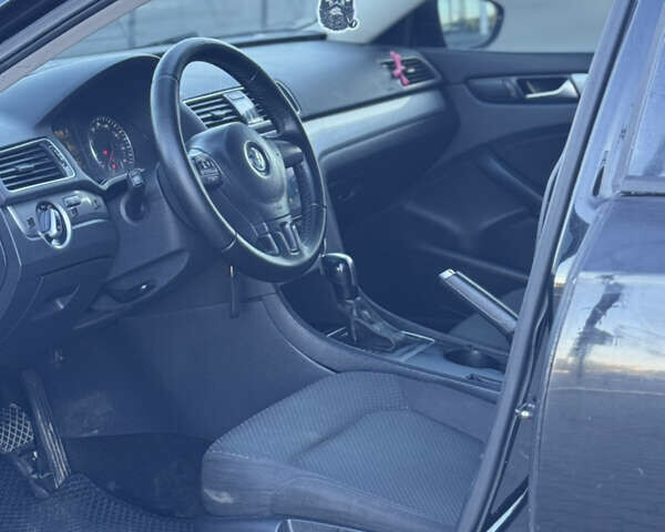 Чорний Фольксваген Пассат, об'ємом двигуна 2.48 л та пробігом 220 тис. км за 7950 $, фото 74 на Automoto.ua