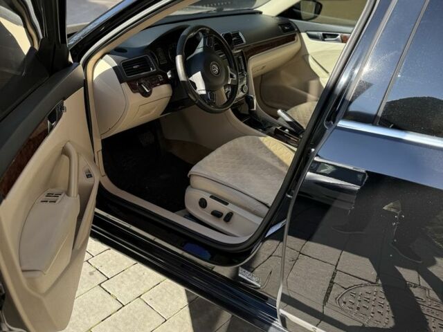 Чорний Фольксваген Пассат, об'ємом двигуна 2 л та пробігом 280 тис. км за 10900 $, фото 7 на Automoto.ua