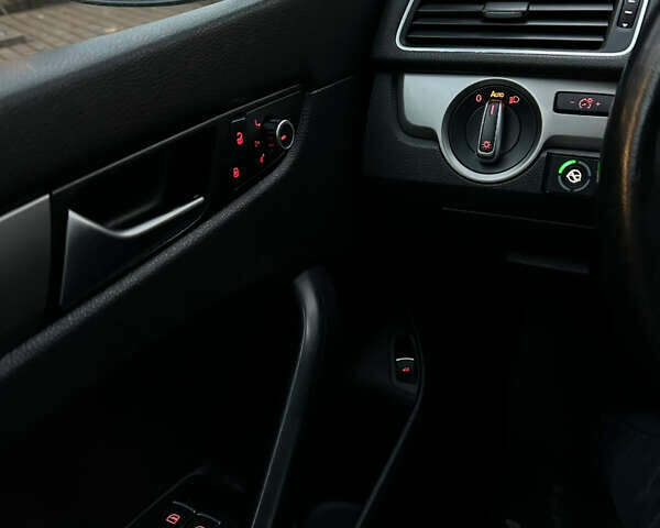 Черный Фольксваген Пассат, объемом двигателя 2.5 л и пробегом 240 тыс. км за 8900 $, фото 16 на Automoto.ua