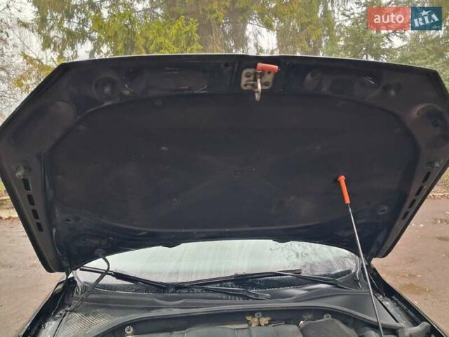 Черный Фольксваген Пассат, объемом двигателя 2.48 л и пробегом 183 тыс. км за 10500 $, фото 5 на Automoto.ua