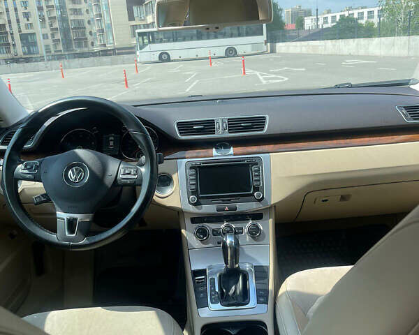 Черный Фольксваген Пассат, объемом двигателя 1.8 л и пробегом 186 тыс. км за 10000 $, фото 12 на Automoto.ua