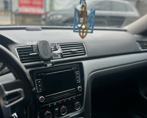 Черный Фольксваген Пассат, объемом двигателя 2.48 л и пробегом 247 тыс. км за 9900 $, фото 5 на Automoto.ua