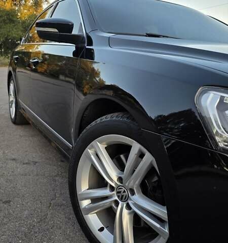 Чорний Фольксваген Пассат, об'ємом двигуна 2 л та пробігом 190 тис. км за 11700 $, фото 17 на Automoto.ua