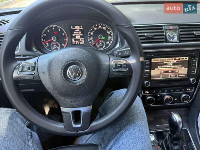 Черный Фольксваген Пассат, объемом двигателя 2.48 л и пробегом 260 тыс. км за 12000 $, фото 13 на Automoto.ua