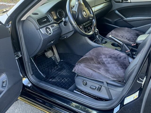 Черный Фольксваген Пассат, объемом двигателя 2.5 л и пробегом 193 тыс. км за 10700 $, фото 6 на Automoto.ua