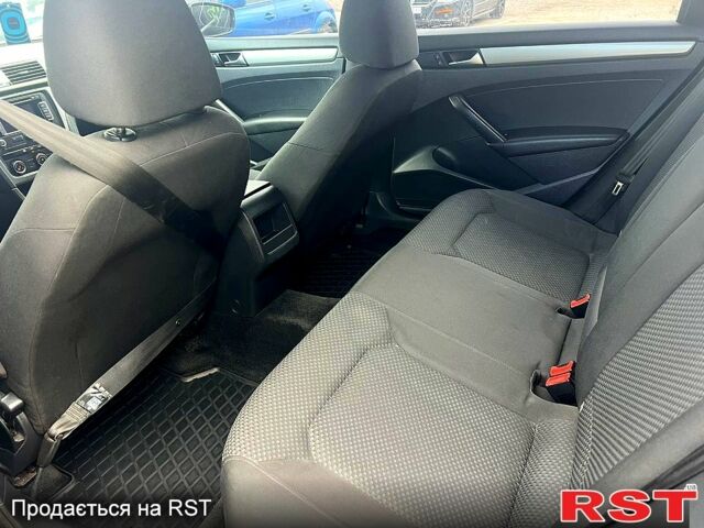 Черный Фольксваген Пассат, объемом двигателя 2.5 л и пробегом 200 тыс. км за 9999 $, фото 5 на Automoto.ua