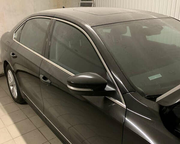 Чорний Фольксваген Пассат, об'ємом двигуна 2.48 л та пробігом 82 тис. км за 12500 $, фото 7 на Automoto.ua