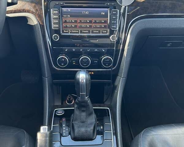 Черный Фольксваген Пассат, объемом двигателя 1.8 л и пробегом 240 тыс. км за 11300 $, фото 22 на Automoto.ua