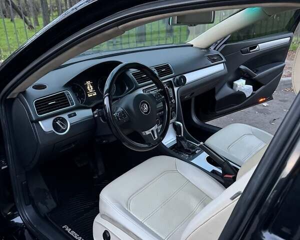 Черный Фольксваген Пассат, объемом двигателя 2.5 л и пробегом 267 тыс. км за 9800 $, фото 13 на Automoto.ua