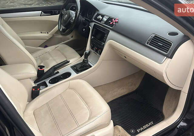 Черный Фольксваген Пассат, объемом двигателя 2.5 л и пробегом 256 тыс. км за 9300 $, фото 6 на Automoto.ua
