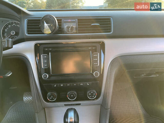 Черный Фольксваген Пассат, объемом двигателя 2.48 л и пробегом 210 тыс. км за 10900 $, фото 10 на Automoto.ua