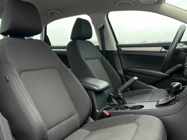 Черный Фольксваген Пассат, объемом двигателя 2.5 л и пробегом 131 тыс. км за 10200 $, фото 15 на Automoto.ua