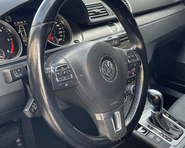 Фольксваген Пассат 2013 в Мукачеве на Automoto.ua Черный Фольксваген Пассат, объемом двигателя 1.97 л и пробегом 290 тыс. км за 10500 $, фото 15 на Automoto.ua