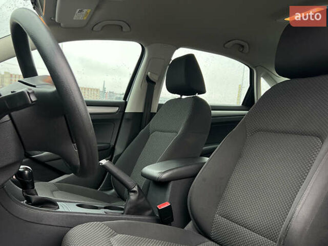 Чорний Фольксваген Пассат, об'ємом двигуна 2.48 л та пробігом 131 тис. км за 10200 $, фото 6 на Automoto.ua