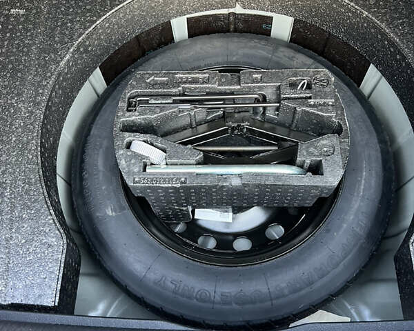 Черный Фольксваген Пассат, объемом двигателя 2.48 л и пробегом 136 тыс. км за 11800 $, фото 18 на Automoto.ua