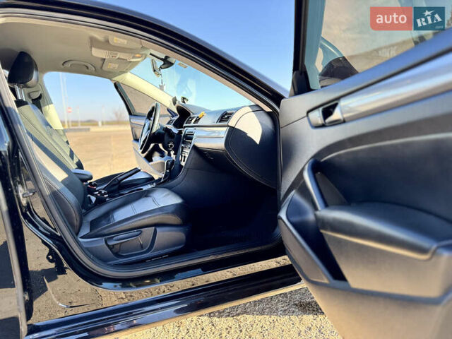 Черный Фольксваген Пассат, объемом двигателя 1.8 л и пробегом 280 тыс. км за 11300 $, фото 11 на Automoto.ua