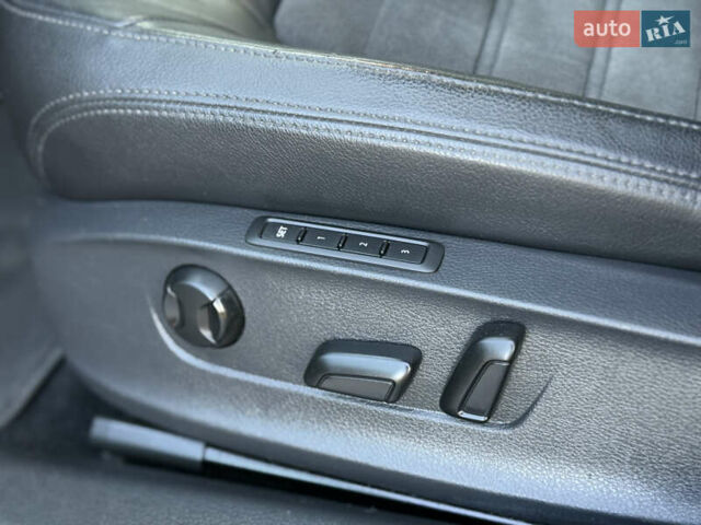 Черный Фольксваген Пассат, объемом двигателя 2 л и пробегом 230 тыс. км за 10999 $, фото 24 на Automoto.ua