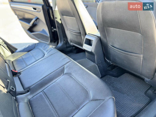 Черный Фольксваген Пассат, объемом двигателя 1.8 л и пробегом 280 тыс. км за 11300 $, фото 13 на Automoto.ua