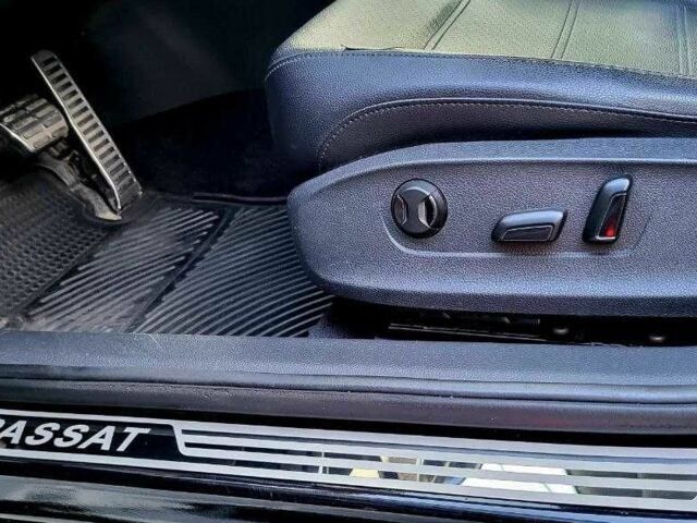 Чорний Фольксваген Пассат, об'ємом двигуна 2.5 л та пробігом 192 тис. км за 12999 $, фото 3 на Automoto.ua