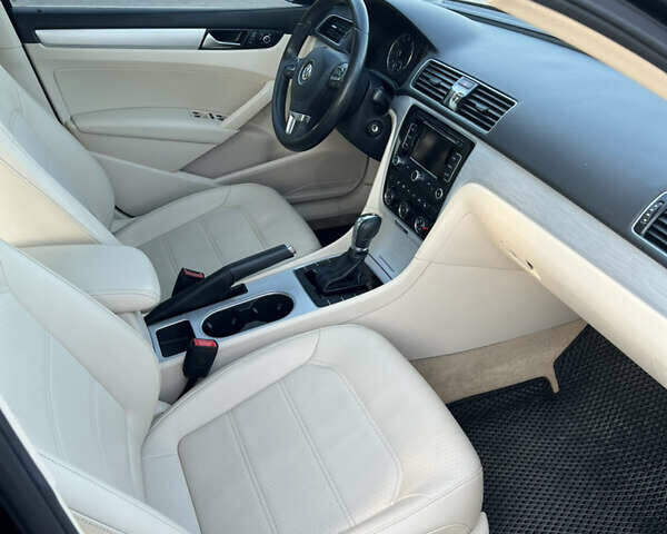 Черный Фольксваген Пассат, объемом двигателя 2.48 л и пробегом 136 тыс. км за 11800 $, фото 10 на Automoto.ua