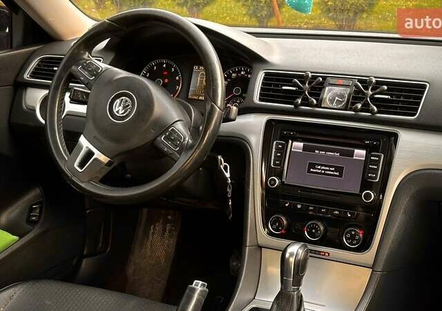 Черный Фольксваген Пассат, объемом двигателя 2.5 л и пробегом 266 тыс. км за 8800 $, фото 13 на Automoto.ua