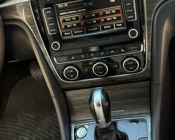 Черный Фольксваген Пассат, объемом двигателя 2.48 л и пробегом 260 тыс. км за 12000 $, фото 18 на Automoto.ua