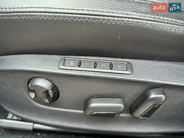 Черный Фольксваген Пассат, объемом двигателя 1.97 л и пробегом 171 тыс. км за 12300 $, фото 12 на Automoto.ua