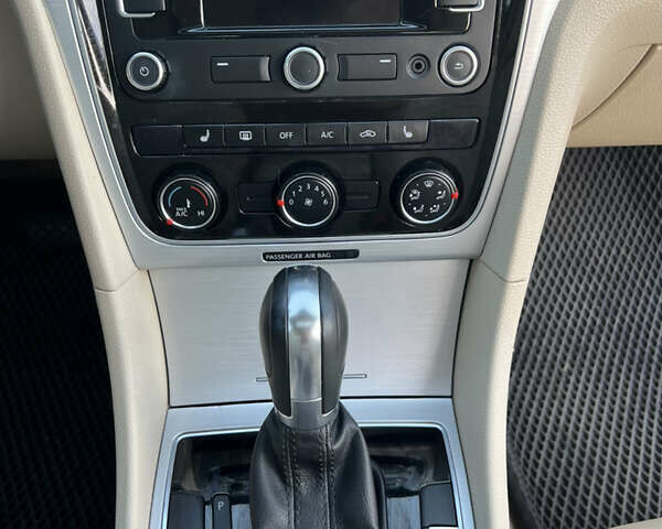 Черный Фольксваген Пассат, объемом двигателя 2.48 л и пробегом 136 тыс. км за 11800 $, фото 13 на Automoto.ua