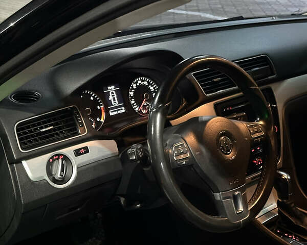 Черный Фольксваген Пассат, объемом двигателя 2 л и пробегом 228 тыс. км за 10990 $, фото 12 на Automoto.ua