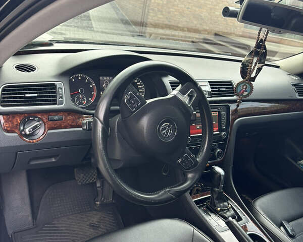 Черный Фольксваген Пассат, объемом двигателя 2.5 л и пробегом 277 тыс. км за 10900 $, фото 18 на Automoto.ua