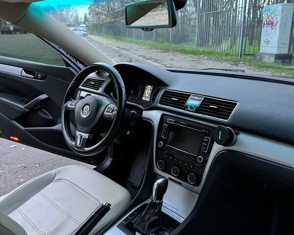 Черный Фольксваген Пассат, объемом двигателя 2.5 л и пробегом 267 тыс. км за 9800 $, фото 25 на Automoto.ua