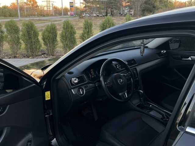 Фольксваген Пассат 2013 в Новоднестровск на Automoto.ua Черный Фольксваген Пассат, объемом двигателя 2 л и пробегом 293 тыс. км за 11500 $, фото 14 на Automoto.ua