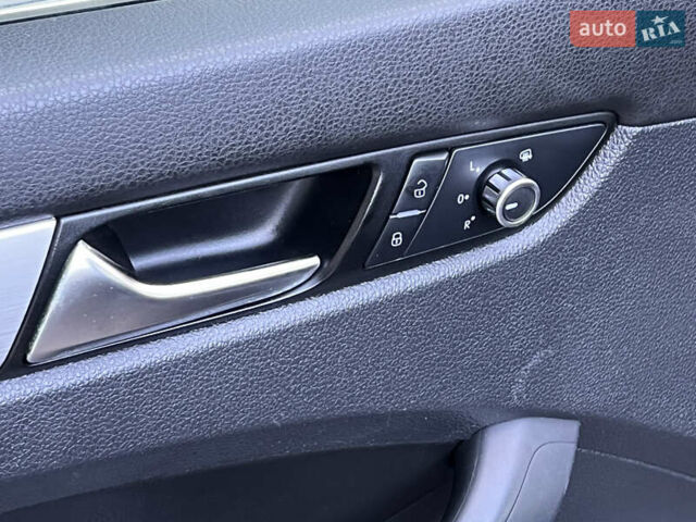 Фольксваген Пассат 2013 в Киеве на Automoto.ua Черный Фольксваген Пассат, объемом двигателя 2.5 л и пробегом 170 тыс. км за 10700 $, фото 30 на Automoto.ua