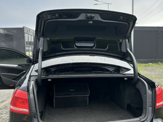 Черный Фольксваген Пассат, объемом двигателя 2 л и пробегом 226 тыс. км за 11250 $, фото 2 на Automoto.ua