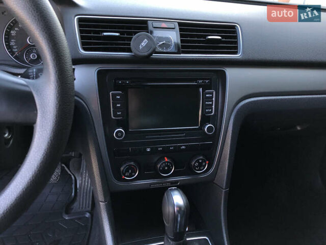 Чорний Фольксваген Пассат, об'ємом двигуна 2.5 л та пробігом 230 тис. км за 10700 $, фото 12 на Automoto.ua