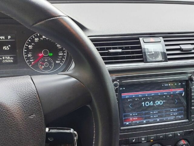 Черный Фольксваген Пассат, объемом двигателя 1.8 л и пробегом 226 тыс. км за 8000 $, фото 5 на Automoto.ua