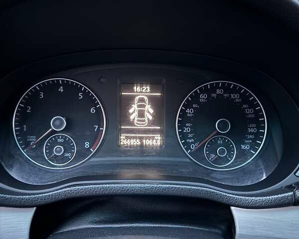 Черный Фольксваген Пассат, объемом двигателя 2.5 л и пробегом 267 тыс. км за 9800 $, фото 30 на Automoto.ua