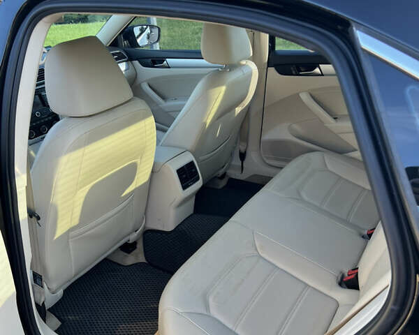 Черный Фольксваген Пассат, объемом двигателя 2.48 л и пробегом 136 тыс. км за 11800 $, фото 8 на Automoto.ua