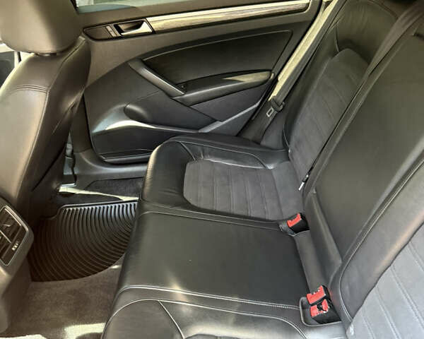 Черный Фольксваген Пассат, объемом двигателя 2.48 л и пробегом 260 тыс. км за 12000 $, фото 26 на Automoto.ua