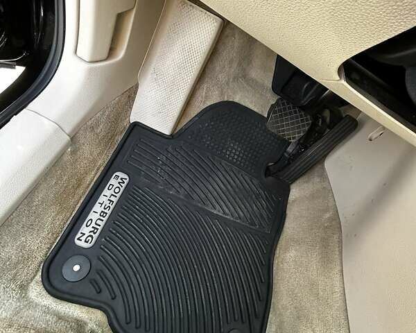 Чорний Фольксваген Пассат, об'ємом двигуна 1.8 л та пробігом 222 тис. км за 10400 $, фото 8 на Automoto.ua