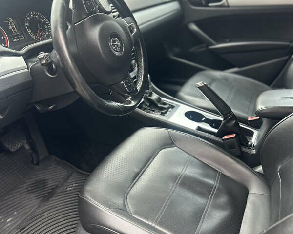 Черный Фольксваген Пассат, объемом двигателя 2.48 л и пробегом 247 тыс. км за 9900 $, фото 30 на Automoto.ua