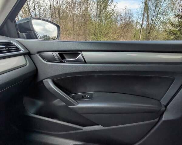 Чорний Фольксваген Пассат, об'ємом двигуна 2.5 л та пробігом 134 тис. км за 10500 $, фото 15 на Automoto.ua