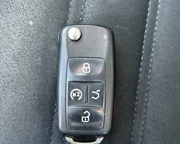 Черный Фольксваген Пассат, объемом двигателя 1.8 л и пробегом 240 тыс. км за 11300 $, фото 37 на Automoto.ua