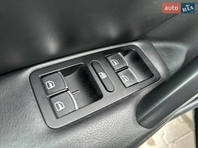 Черный Фольксваген Пассат, объемом двигателя 1.97 л и пробегом 171 тыс. км за 12300 $, фото 13 на Automoto.ua