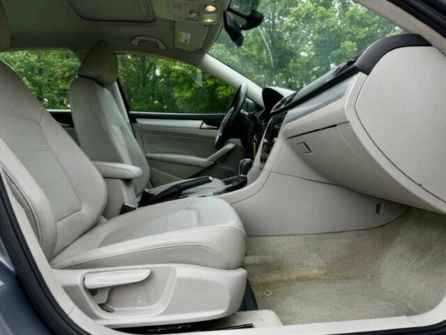 Черный Фольксваген Пассат, объемом двигателя 2 л и пробегом 81 тыс. км за 3900 $, фото 8 на Automoto.ua