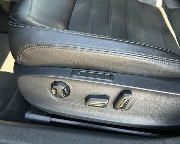 Черный Фольксваген Пассат, объемом двигателя 1.8 л и пробегом 240 тыс. км за 11300 $, фото 11 на Automoto.ua