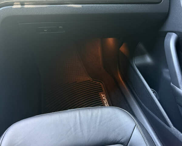 Черный Фольксваген Пассат, объемом двигателя 2.48 л и пробегом 260 тыс. км за 12000 $, фото 12 на Automoto.ua