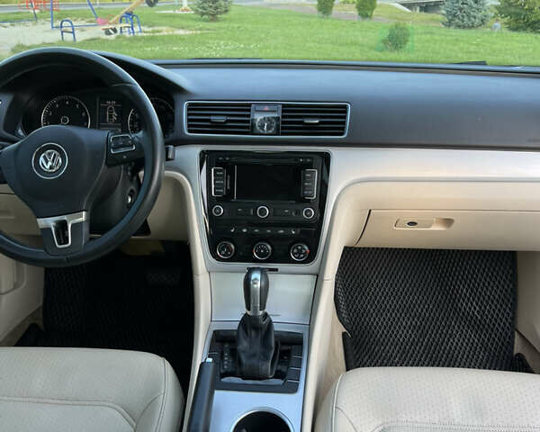 Черный Фольксваген Пассат, объемом двигателя 2.48 л и пробегом 136 тыс. км за 11800 $, фото 11 на Automoto.ua